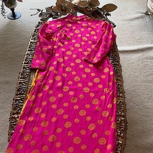 Beautiful Ao Dai, size 6